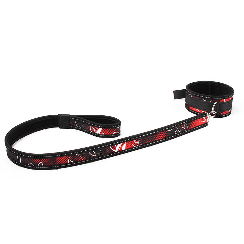 Black and Red Patterned Beginners Bondage Collar and Lead